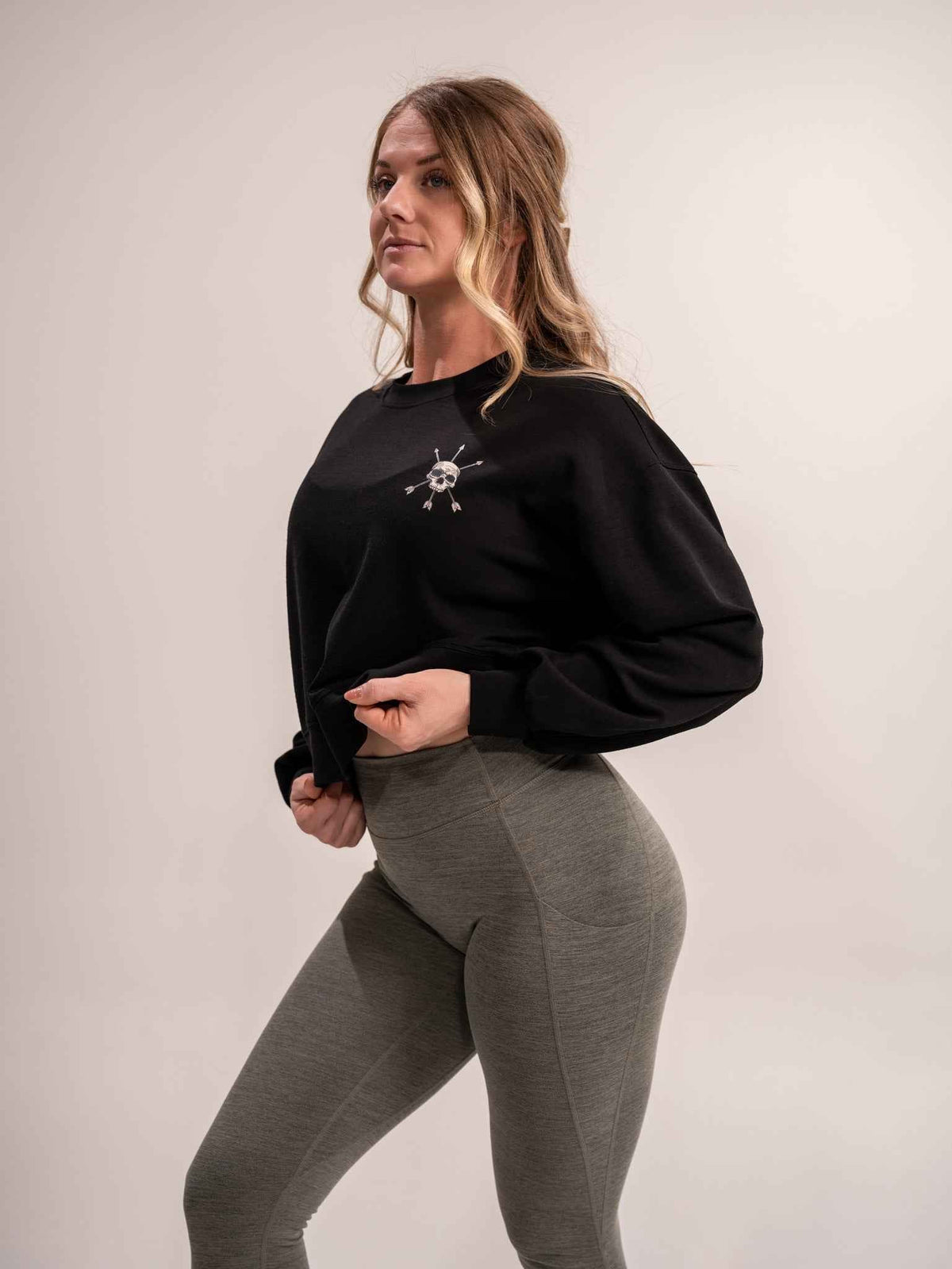 WOMEN'S | ROUSE PULLOVER : BLACK